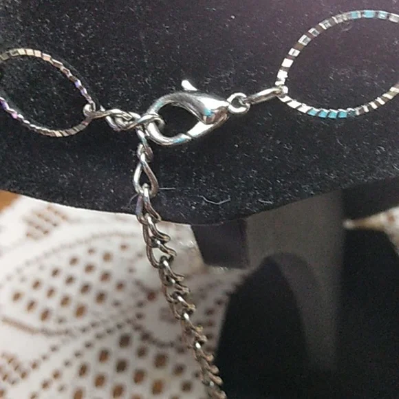 ( Any 2 for $12) Fashion silver-tone & faux pearl necklace - Picture 4 of 7